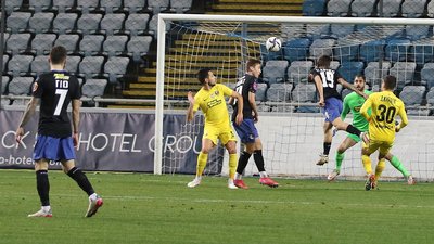Одеський "Чорноморець" програв клубу з Дніпра "Дніпро-1" з рахунком 1:3