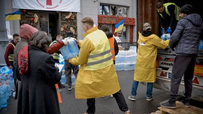 З Одеси відправили понад 30 тис. літрів води для мешканців Миколаєва. ВІДЕО З Одеси відправили понад 30 тис. літрів води для мешканців Миколаєва. ВІДЕО