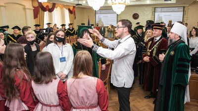 Предстоятель Православної церкви України Епіфаній зустрівся зі студентами у Тернополі Предстоятель Православної церкви України Епіфаній зустрівся зі студентами у Тернополі