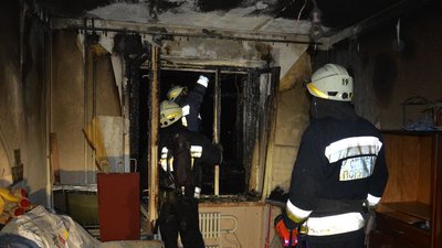 Пожежа у багатоповерхівці Дніпра: жінка з опіками у лікарні