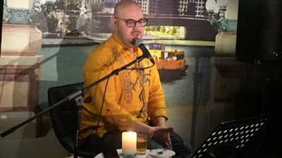 Збирали кошти на підтримку ЗСУ: черкаський поет провів творчий вечір