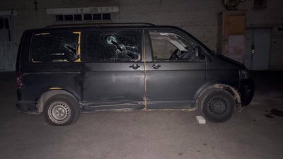 В авто ТЦК та СП після нападу вибиті вікна та спцщені колеса