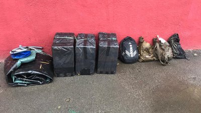 Цигаркова контрабанда: Луцькі прикордонники затримали розвідника, польські - перевізника Цигаркова контрабанда: Луцькі прикордонники затримали розвідника, польські - перевізника