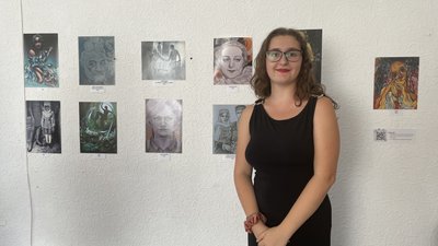 Організаторка артвиставки Катерина Волохова Організаторка артвиставки Катерина Волохова