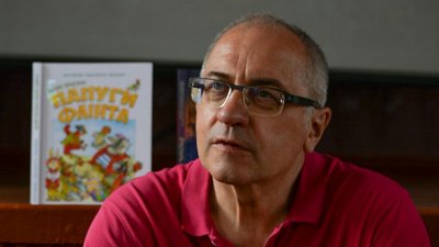 Український актор Віктор Андрієнко презентував житомирським школярам свої нові книжки Український актор Віктор Андрієнко презентував житомирським школярам свої нові книжки