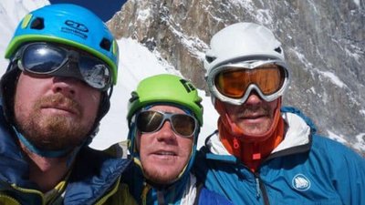 У "Борисполі" зустріли альпіністів, які першими здолали нескорений маршрут Гімалаїв (ФОТО)
