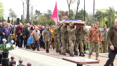 У Житомирі попрощалися з загиблим захисником України Андрієм Бутриком