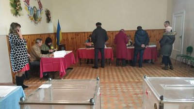 Вибори у волинських ОТГ: дільниці закрилися вчасно, порушень поліція не зафіксувала