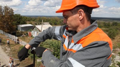 Енергетики частково заживили село Заводи на Ізюмщині