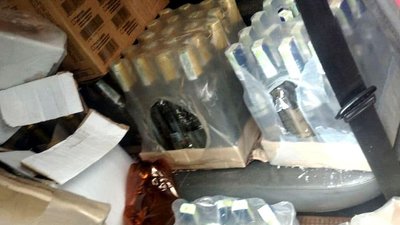 "Сухий час": вилучений спирт рівненські поліцейські передали у лікарню "Сухий час": вилучений спирт рівненські поліцейські передали у лікарню