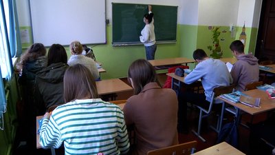 8 листопада у Житомирі на навчання в очному режимі вийшло п’ять шкіл