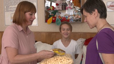 Продукти, одяг та засоби гігієни: в Черкасах волонтери допомагають жителям Продукти, одяг та засоби гігієни: в Черкасах волонтери допомагають жителям