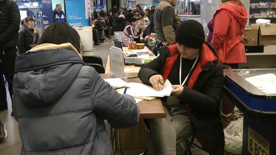 "Маріуполя немає". До Запоріжжя за добу прибуло понад 7 тисяч маріупольців "Маріуполя немає". До Запоріжжя за добу прибуло понад 7 тисяч маріупольців