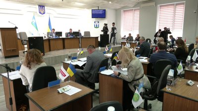 Депутати прийняли рішення про врегулювання преміювання посадовців Рівнеради