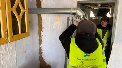 Волонтери встановлюють жителям Миколаївщини буржуйки