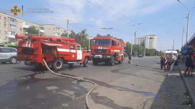 На Комунальному ринку у Харкові виникла пожежа На Комунальному ринку у Харкові виникла пожежа