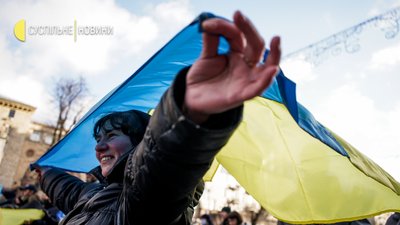 У Києві тисячі людей вийшли на Марш єдності за Україну. Як це було У Києві тисячі людей вийшли на Марш єдності за Україну. Як це було