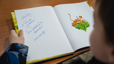 "Нас гуртують думки Кобзаря". У Дніпрі діти читали вірші Тараса Шевченка "Нас гуртують думки Кобзаря". У Дніпрі діти читали вірші Тараса Шевченка