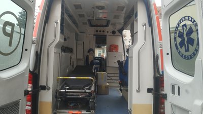 Поїде на Бахмут. Волонтери з Франківська передали бійцям "десятки" реанімобіль Поїде на Бахмут. Волонтери з Франківська передали бійцям "десятки" реанімобіль