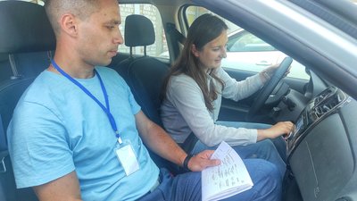 У Житомирі шестеро переселенців отримали водійські посвідчення не за місцем реєстрації У Житомирі шестеро переселенців отримали водійські посвідчення не за місцем реєстрації