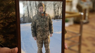 У Луцьку попрощалися з 57-річним захисником Михайлом Слутяком У Луцьку попрощалися з 57-річним захисником Михайлом Слутяком