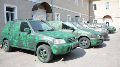 З Чернівців на передову відправлять десять авто для військових
