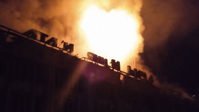 В тимчасово окупованому Маріуполі палає палац культури — міськрада