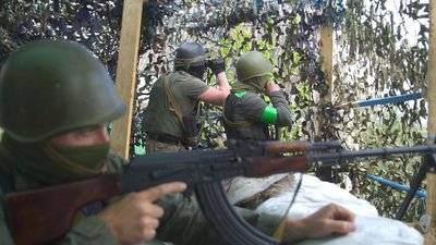 "Ми од ворогів стоїмо першими, щитом". Як проходить навчання бійців Запорізької тероборони "Ми од ворогів стоїмо першими, щитом". Як проходить навчання бійців Запорізької тероборони