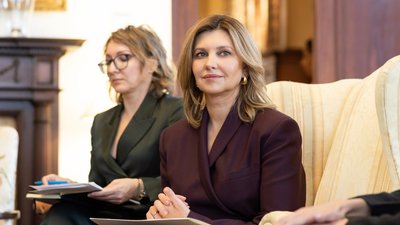 Олена Зеленська передала Гарварду книги з Харкова, обгорілі після удару Росії