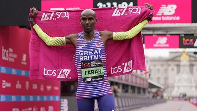 "Біг для мене — це все". Чотириразовий олімпійський чемпіон Мо Фара провів прощальну гонку в кар'єрі