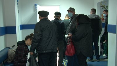 Охочих щепитися більше, ніж вакцини: у Каневі на Черкащині роблять бустерну дозу від коронавірусу