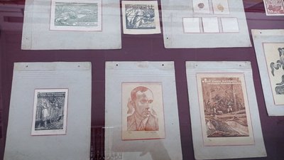 У Тернополі показали архів ОУН, який знайшли в бідонах