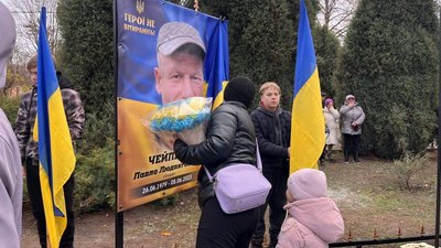 Загинули, захищаючи Україну. У селі Панчеве на Кіровоградщині відкрили Алею Слави у пам'ять про захисників Загинули, захищаючи Україну. У селі Панчеве на Кіровоградщині відкрили Алею Слави у пам'ять про захисників