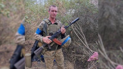 На Чернігівщині попрощалися з військовими ЗСУ — Олександром Марченком та В'ячеславом Тимофєєвим На Чернігівщині попрощалися з військовими ЗСУ — Олександром Марченком та В'ячеславом Тимофєєвим