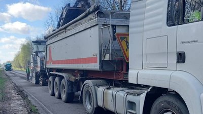 Волинські дорожники попереджають про сезонне обмеження руху для вантажівок