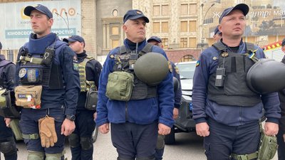 На Харківщину приїхали 150 рятувальників з інших регіонів — вони працюватимуть на деокупованих територіях На Харківщину приїхали 150 рятувальників з інших регіонів — вони працюватимуть на деокупованих територіях