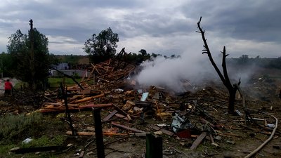 На Миколаївщині внаслідок обстрілу горів житловий будинок: загинула людина