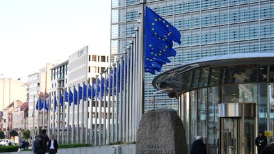Прапори ЄС, ЄС, штаб-квартира ЄС у Брюсселі