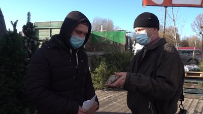 У Тернополі перевірили підприємців, які продають ялинки У Тернополі перевірили підприємців, які продають ялинки