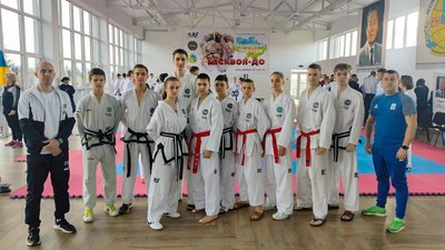 Таеквондисти з Кіровоградщини вибороли сім медалей чемпіонату України