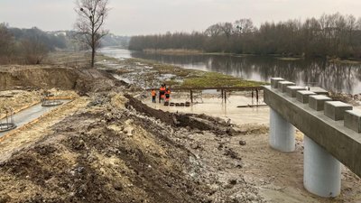 Будівництво моста через річку Західний Буг Будівництво моста через річку Західний Буг