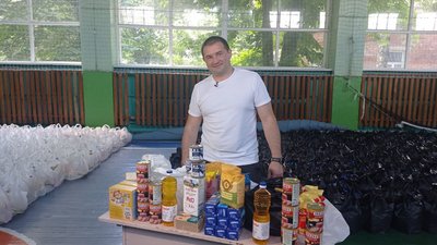У Сумах видають продуктові набори містянам віком від 75 років У Сумах видають продуктові набори містянам віком від 75 років