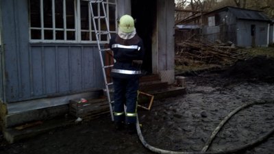 На Франківщині у пожежі у власному будинку загинув чоловік На Франківщині у пожежі у власному будинку загинув чоловік