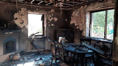 Подружжя потрапило в реанімацію: в Звягелі на Житомирщині горів приватний будинок Подружжя потрапило в реанімацію: в Звягелі на Житомирщині горів приватний будинок