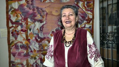 Гобелени та ляльки-мотанки: мисткиня з Миколаєва подарувала волинському музею свої вироби Гобелени та ляльки-мотанки: мисткиня з Миколаєва подарувала волинському музею свої вироби