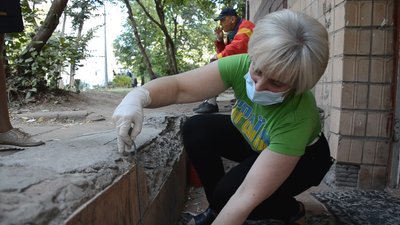 Тернополяни з інвалідністю не можуть потрапити до приміщення, де отримують допомогу Тернополяни з інвалідністю не можуть потрапити до приміщення, де отримують допомогу