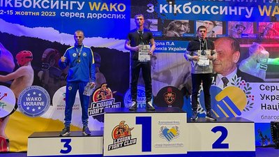 Черкаські кікбоксери привезли нагороди із Кубку України Черкаські кікбоксери привезли нагороди із Кубку України