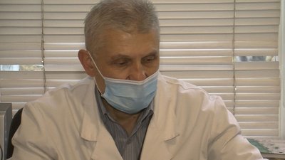 Першим бустерну дозу вакцини проти COVID-19 на Волині отримав медик Першим бустерну дозу вакцини проти COVID-19 на Волині отримав медик