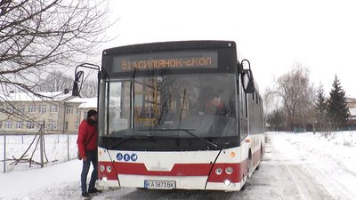 Два дні без сполучення: у три села Франківської громади через снігопади не їздив транспорт