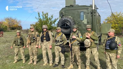 Батько, син та зять в одному підрозділі: як служить родина військових-зв'язківців з Одещини Батько, син та зять в одному підрозділі: як служить родина військових-зв'язківців з Одещини